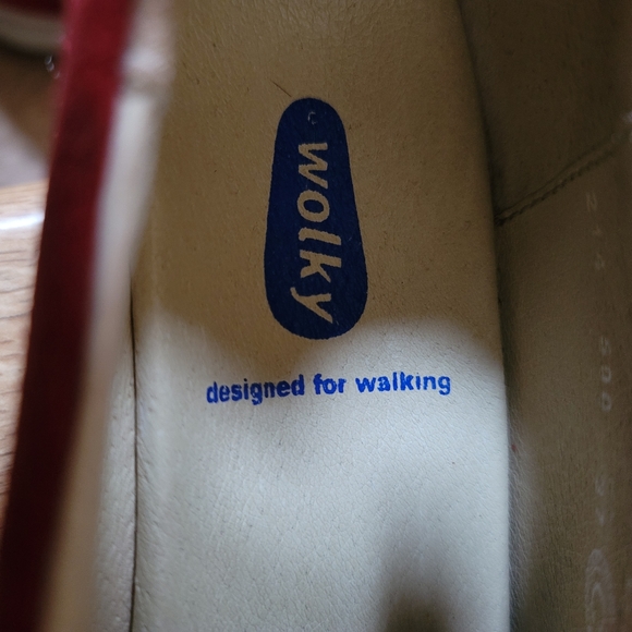 Red Sneak - Picture 5 of 7